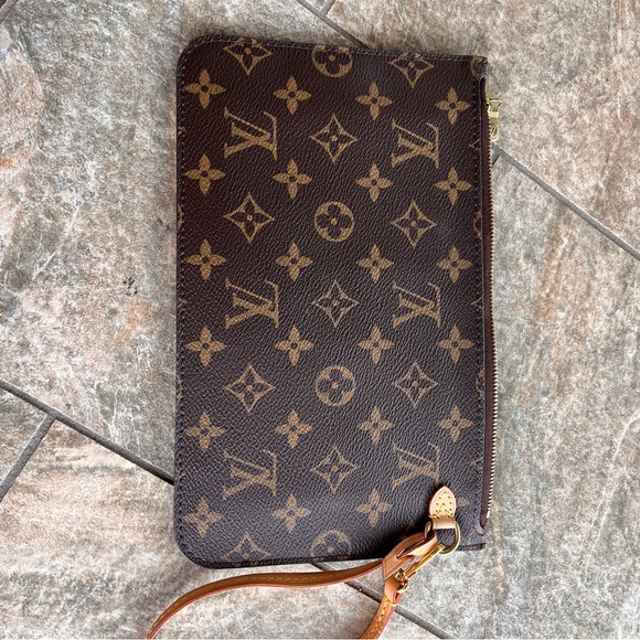 Louis Vuitton Brown Monogram Pouch - Picture 1 of 13
